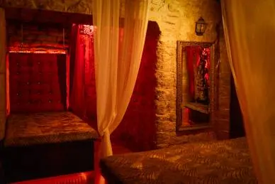 Taken Club, swingers club in Paris
